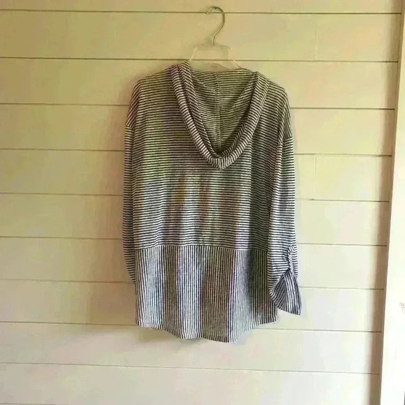 C&C California NWT 100% Linen Blue Striped Hooded Long Sleeve Top Size S - Picture 4 of 5